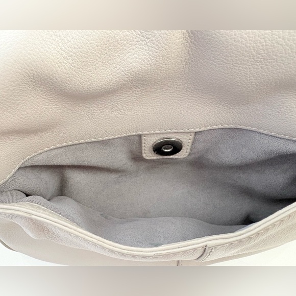 VINCE CAMUTO Corla Leather Elegant Cream Crossbody/Shoulder Bag Various Zippers - Picture 9 of 11